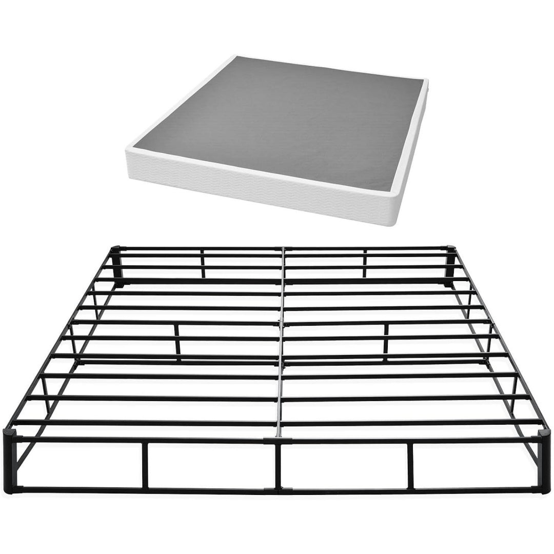 Une touche de caractere, table avec portes, aux accents metalliques dans un ton non determine