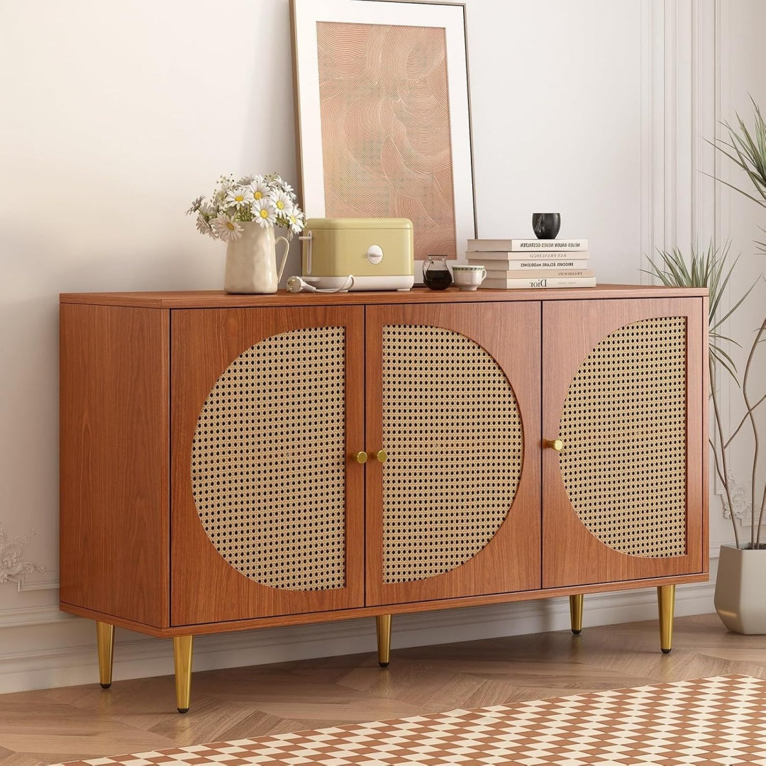 Pour un interieur harmonieux, buffet avec portes, avec etageres en finition bois naturel