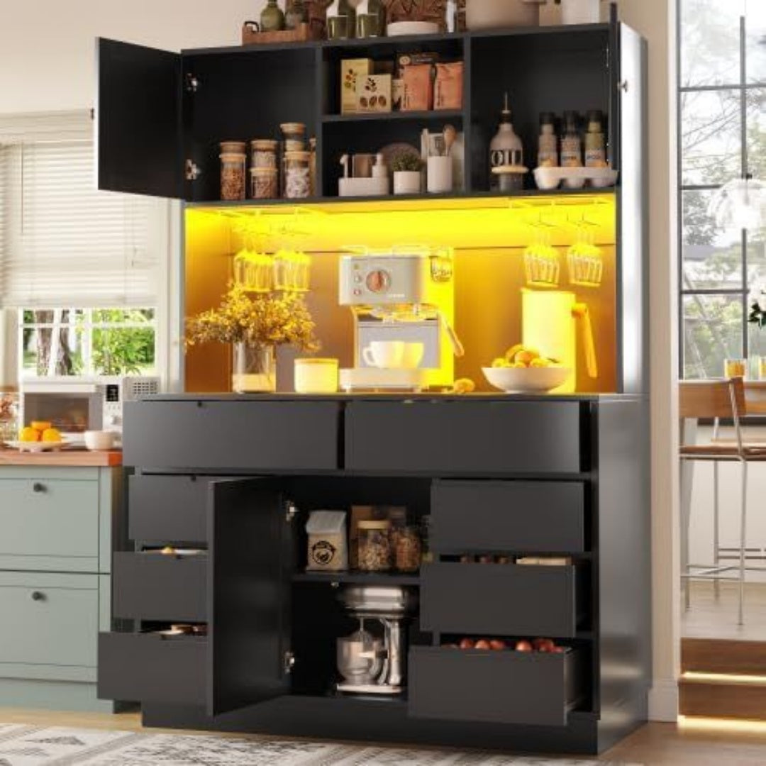 Le charme du rangement avec ce commode avec tiroirs, avec portes, coloris blanc et noir