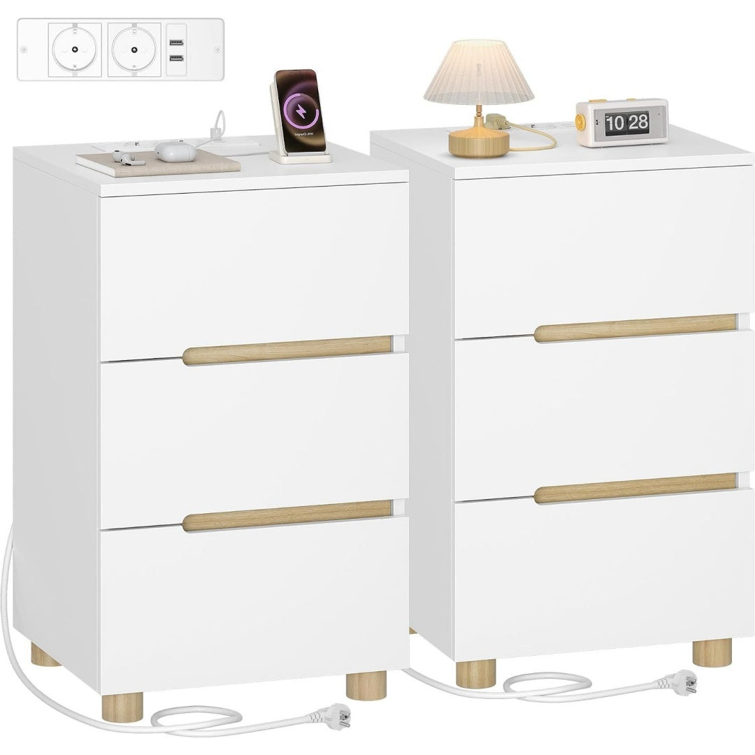 Une silhouette equilibree pour ce commode avec tiroirs, avec elements vitres, teinte bois naturel et vert