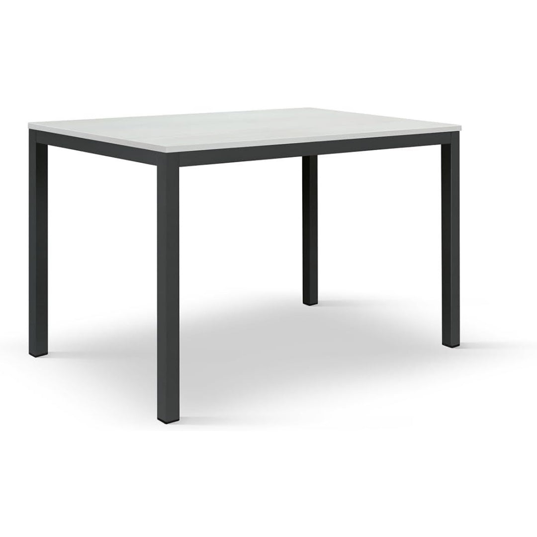 Une silhouette equilibree pour ce table avec portes, aux accents metalliques, teinte blanc et noir